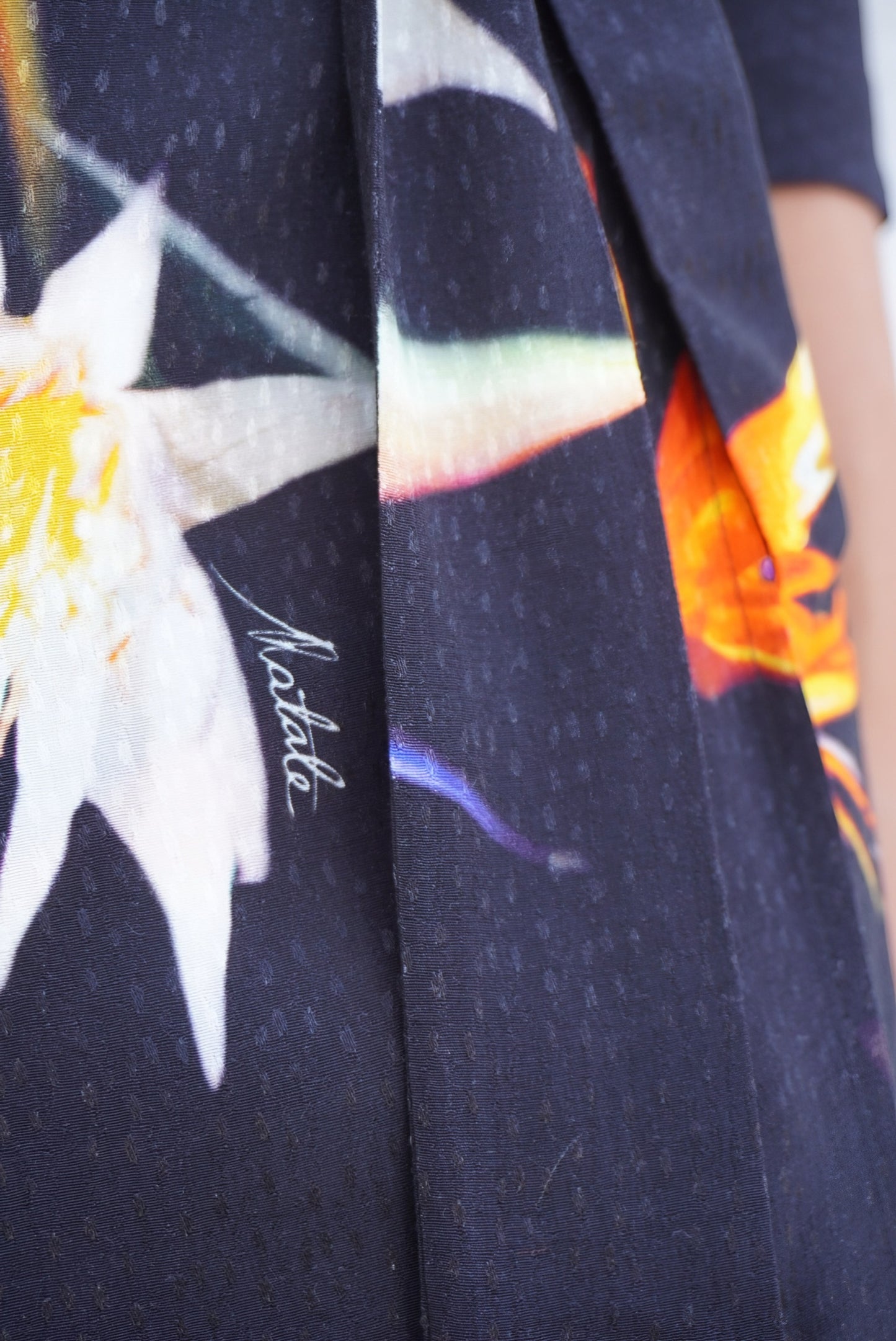 ROTATE. Vestido midi cruzado hombreras