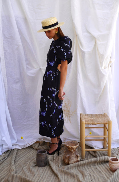 GANNI. Vestido midi en brocado con espalda abierta