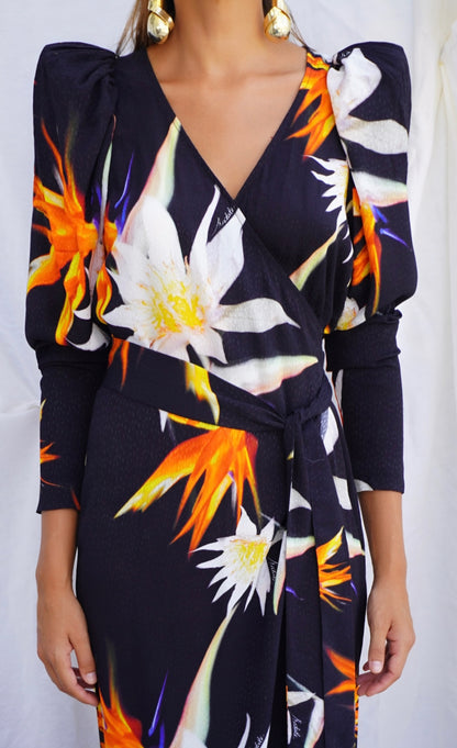 ROTATE. Vestido midi cruzado hombreras