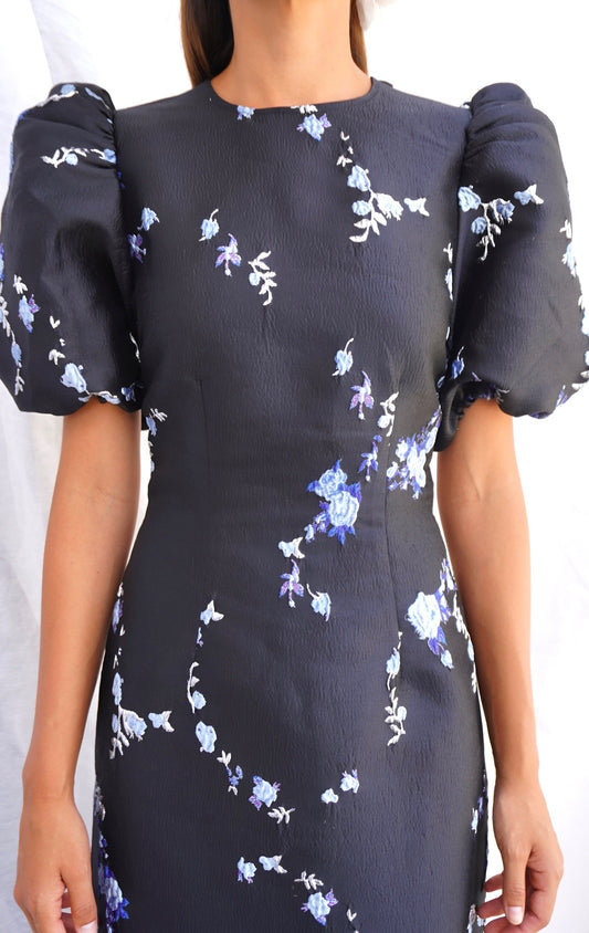 GANNI. Vestido midi en brocado con espalda abierta