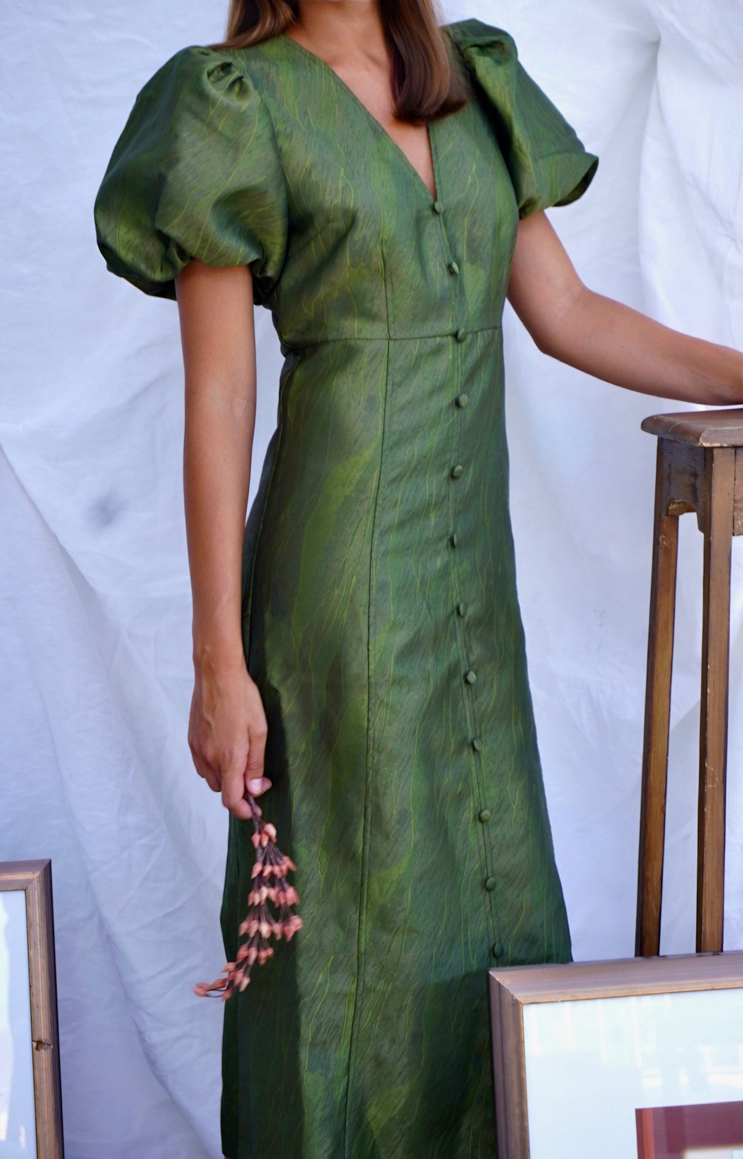 GANNI. Vestido midi en satén jacquard