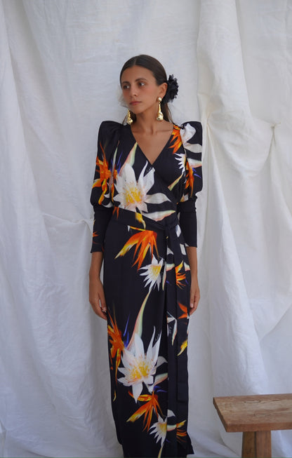 ROTATE. Vestido midi cruzado hombreras