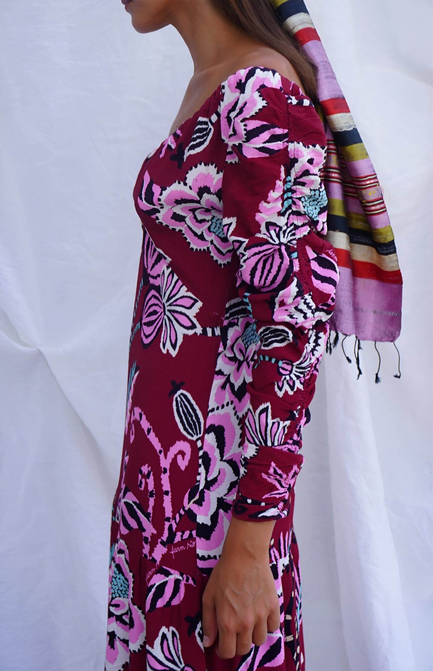 FARM RIO. Vestido midi en crepé con espalda abierta