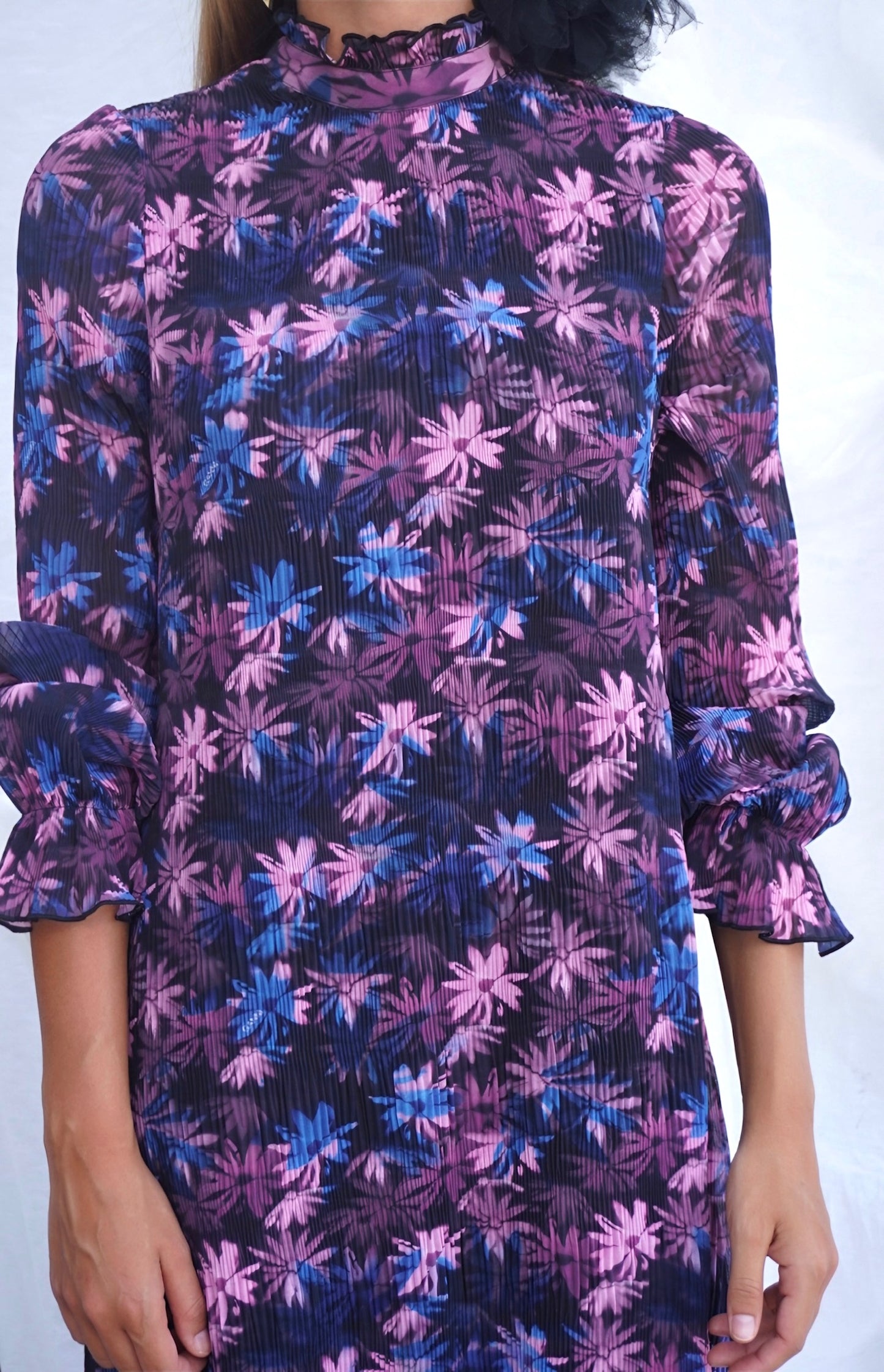 GANNI. Vestido midi georgette plisado