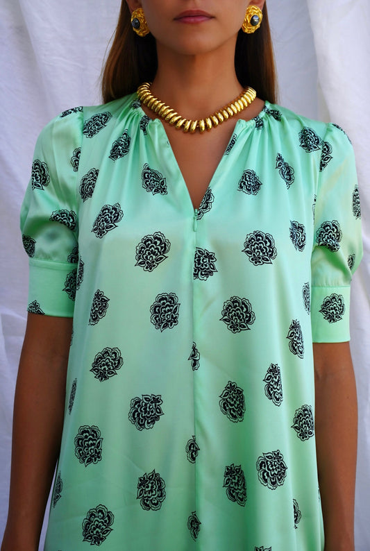 BAUM UND PFERDGARTEN. Vestido satén estampado