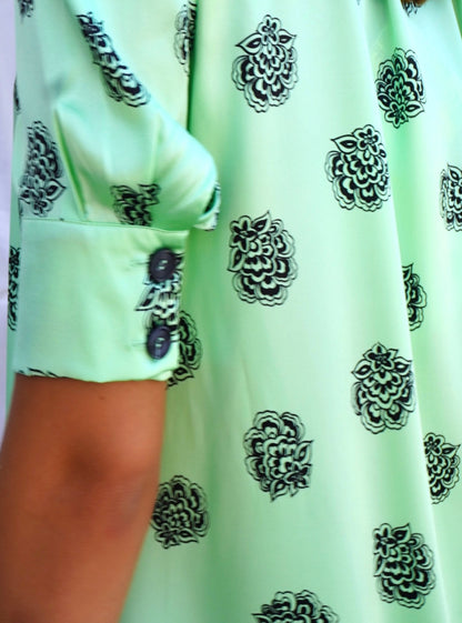 BAUM UND PFERDGARTEN. Vestido satén estampado