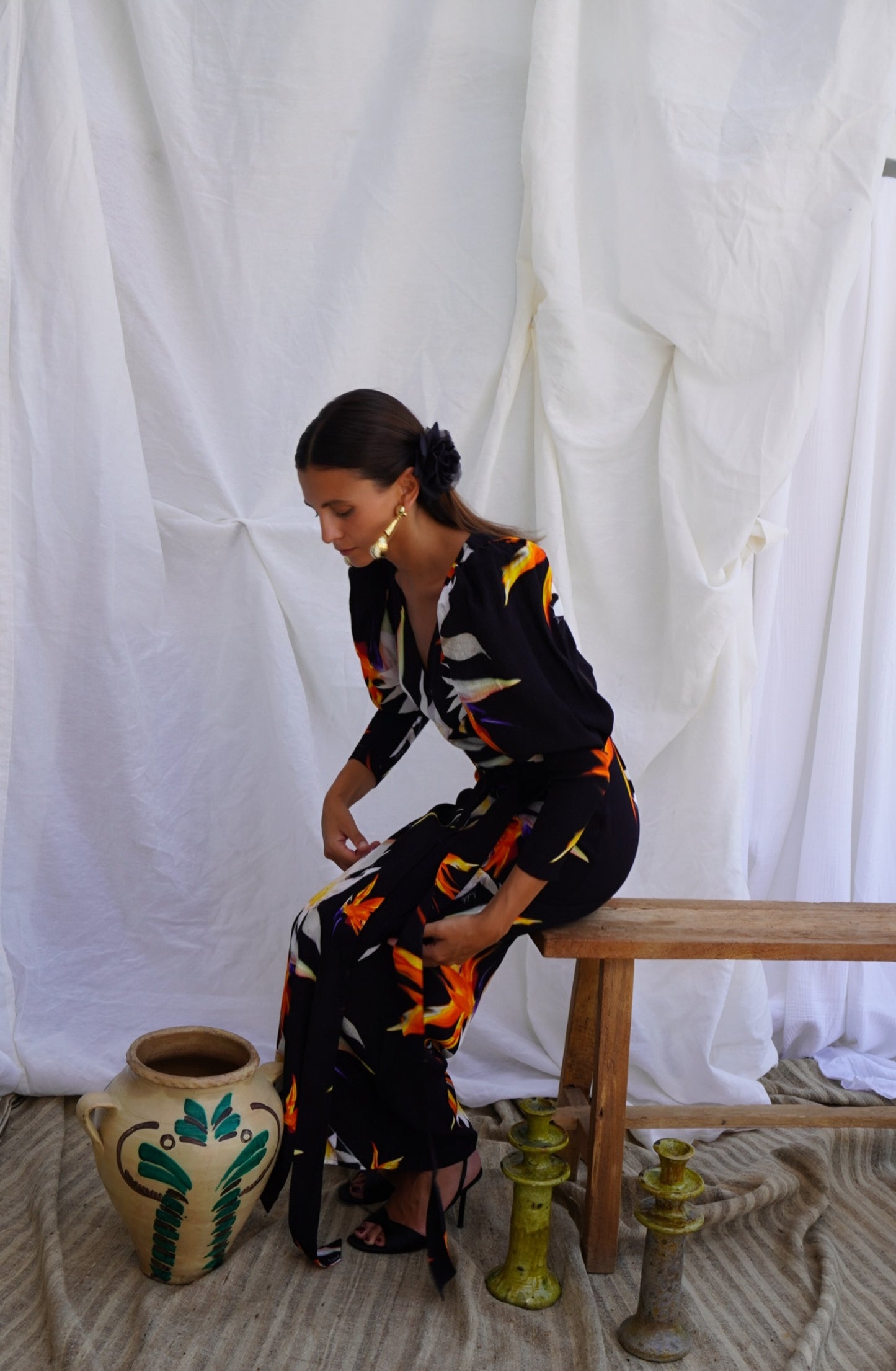 ROTATE. Vestido midi cruzado hombreras