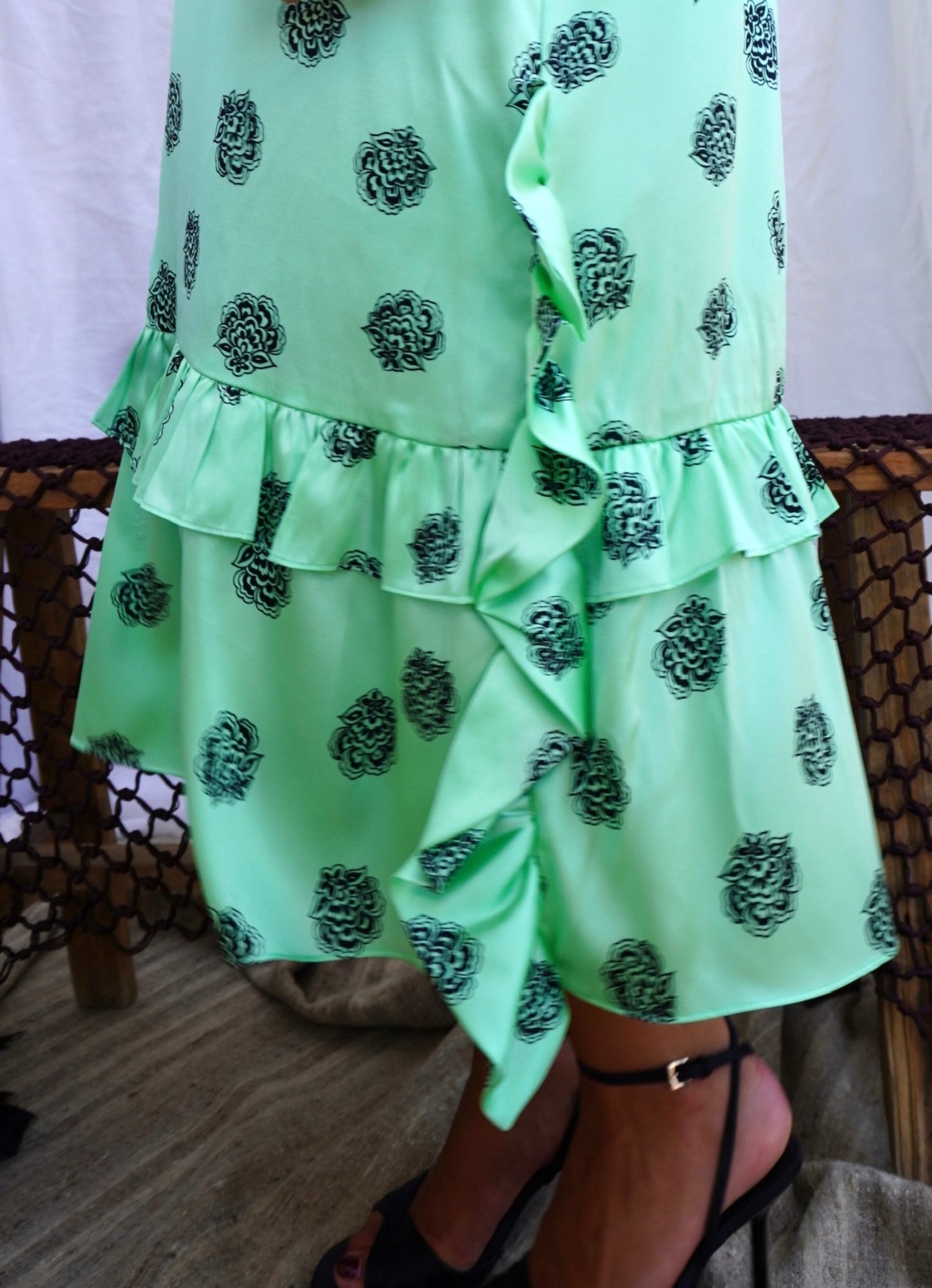 BAUM UND PFERDGARTEN. Vestido satén estampado