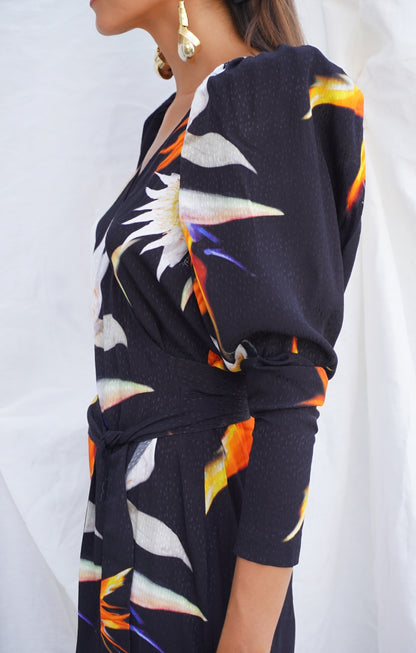 ROTATE. Vestido midi cruzado hombreras